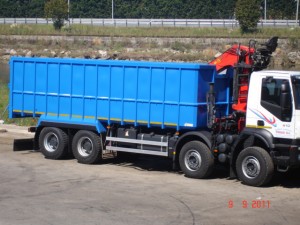 montaje de equipos hidráulicos Bilbao- Caja sobre camión para reciclaje chatarra