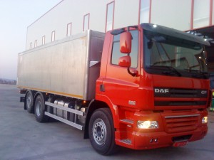 Caja basculante para transporte de biomasa